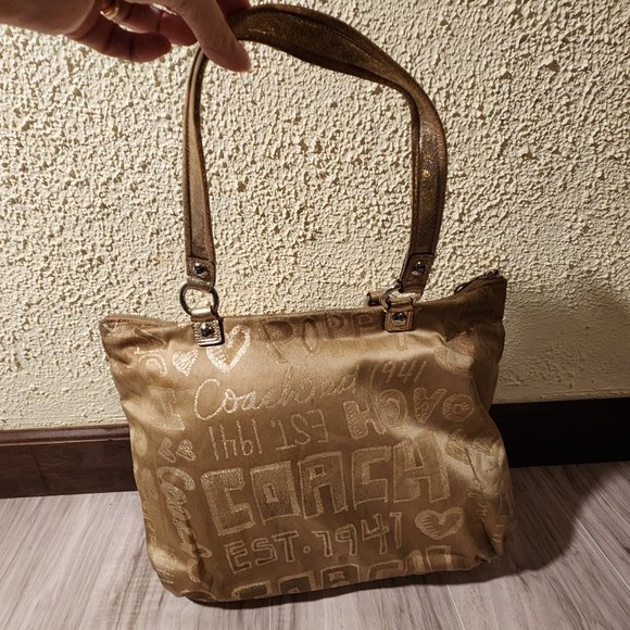 Vintage Coach Poppy Story Patch Gold Glam Tote Bag - Picture 4 of 14